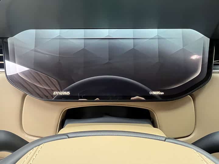 Land Rover Range Rover 2025 2025款 3.0 L6 400PS 盛世加长版