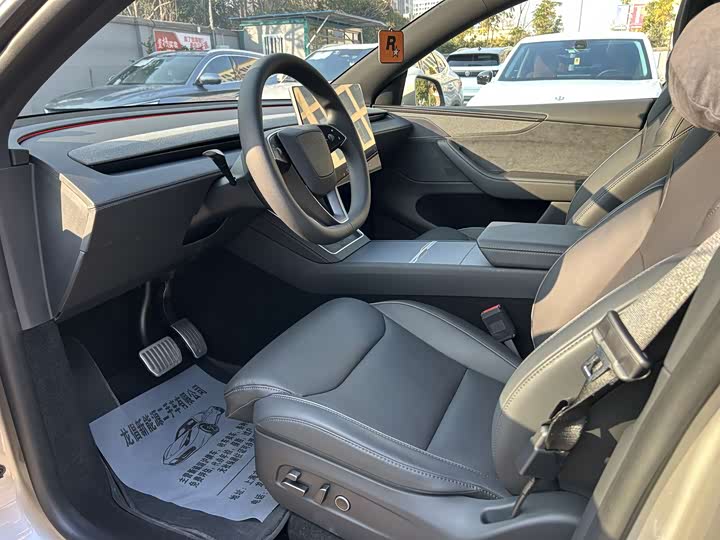 Tesla Model Y 2025 2025款 长续航全轮驱动版
