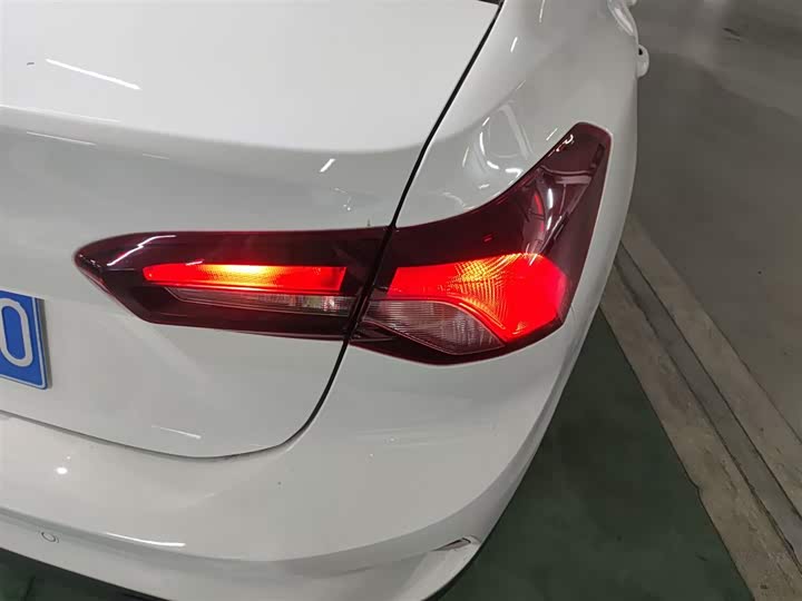 Ford Focus 2022 2022款 三厢 EcoBoost 180 自动竞速版