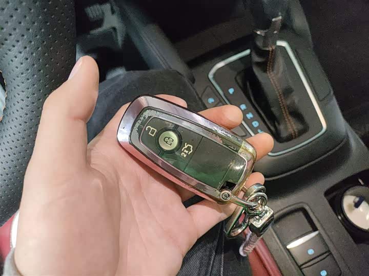 Ford Focus 2022 2022款 三厢 EcoBoost 180 自动竞速版