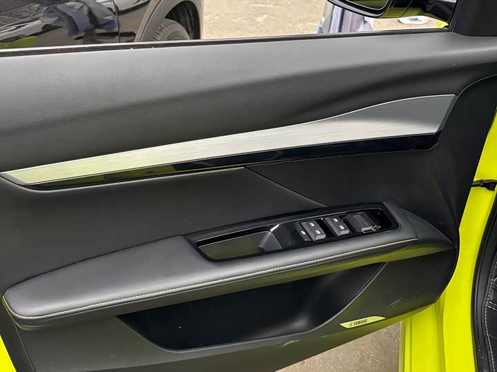 MG Motor 5 Scorpio 2022 2022款 1.5T Trophy运动旗舰版