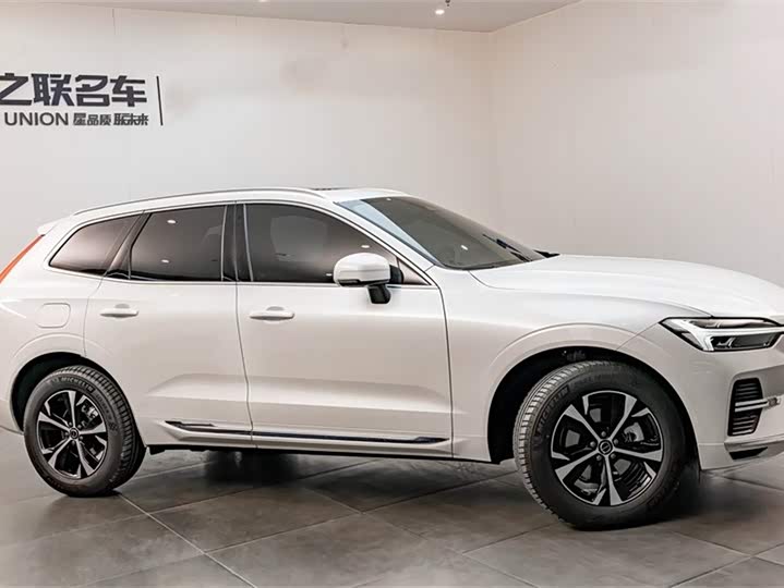 Volvo XC60 2026 2026款 B5 四驱智逸豪华版