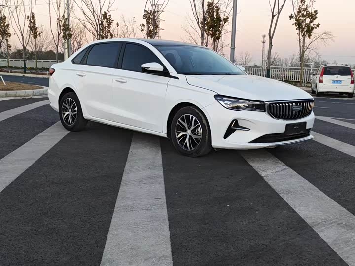 Geely Emgrand 2025 2025款 第4代 1.5L CVT星耀版