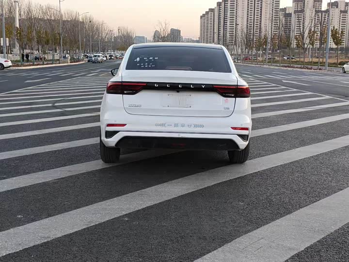 Geely Emgrand 2025 2025款 第4代 1.5L CVT星耀版
