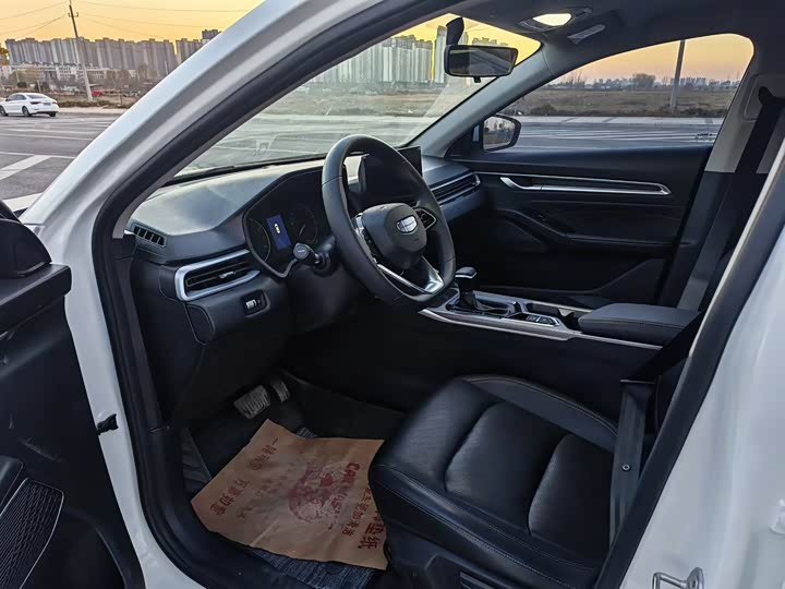 Geely Emgrand 2025 2025款 第4代 1.5L CVT星耀版