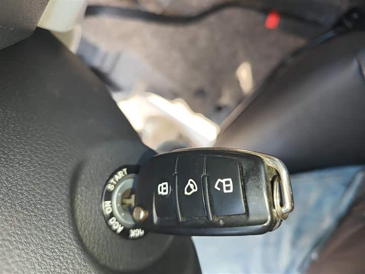 JAC Refine M3 2023 2023款 1.8L 5座经典版