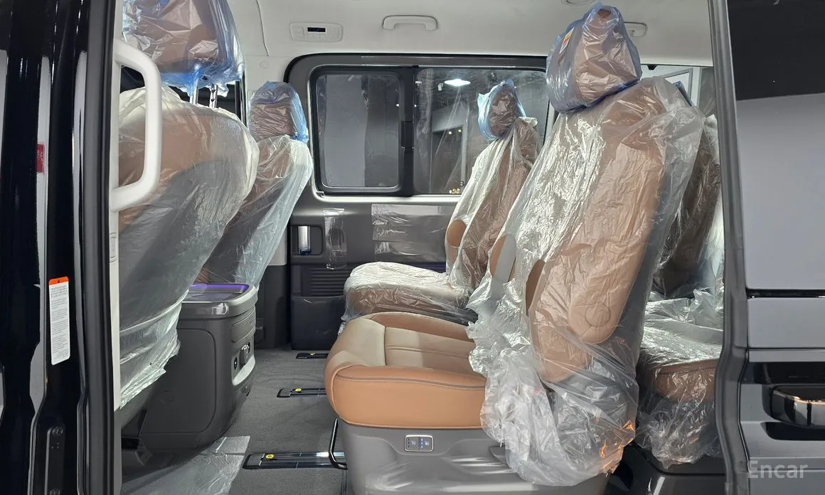 Hyundai Staria 2021 4WD Lounge 9-Seater