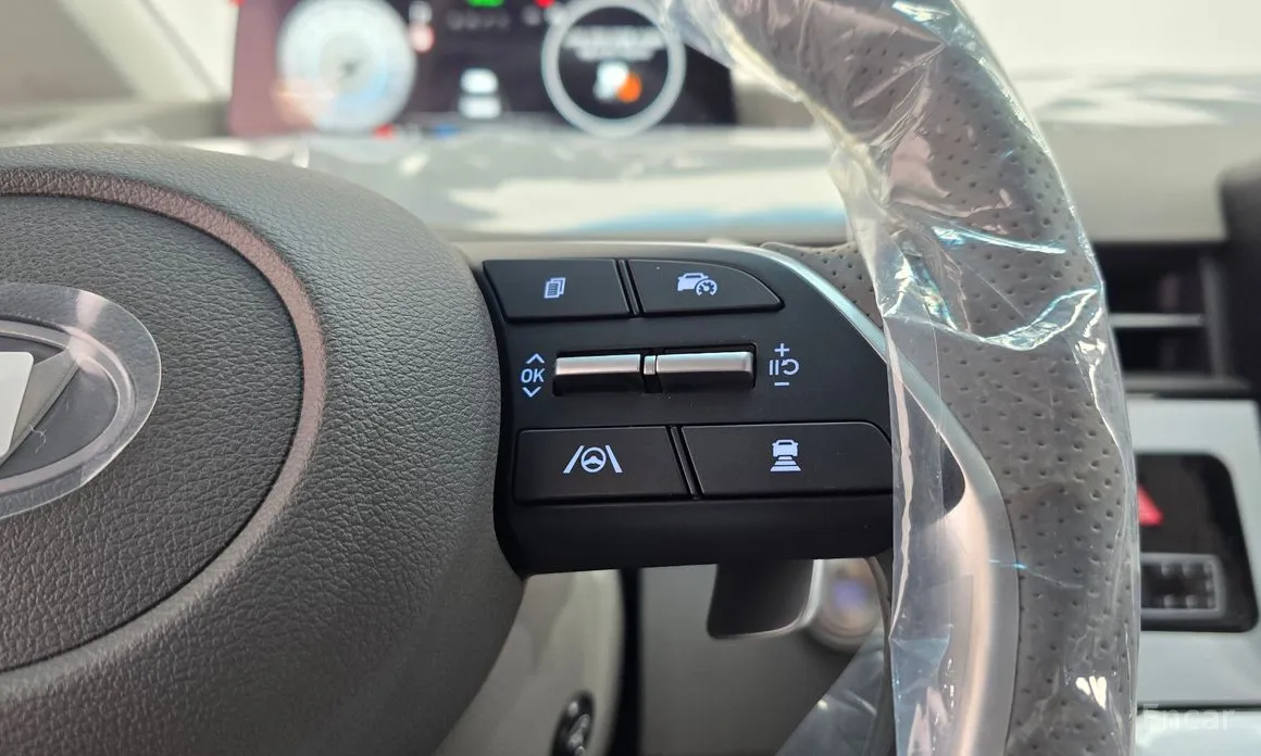 Hyundai Staria 2021 4WD Lounge 9-Seater