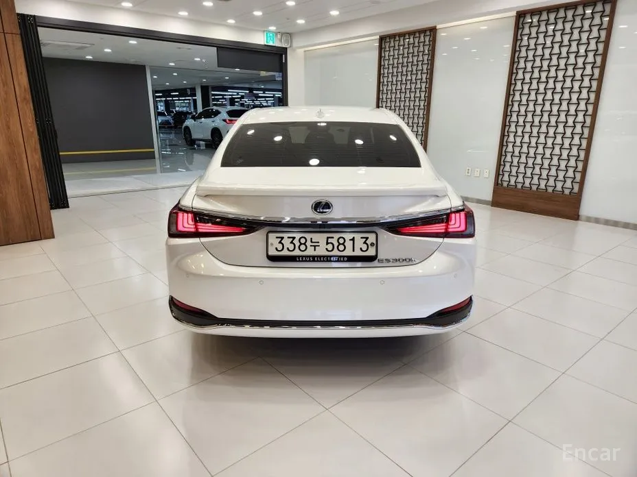 Lexus ES 2018 Luxury Plus