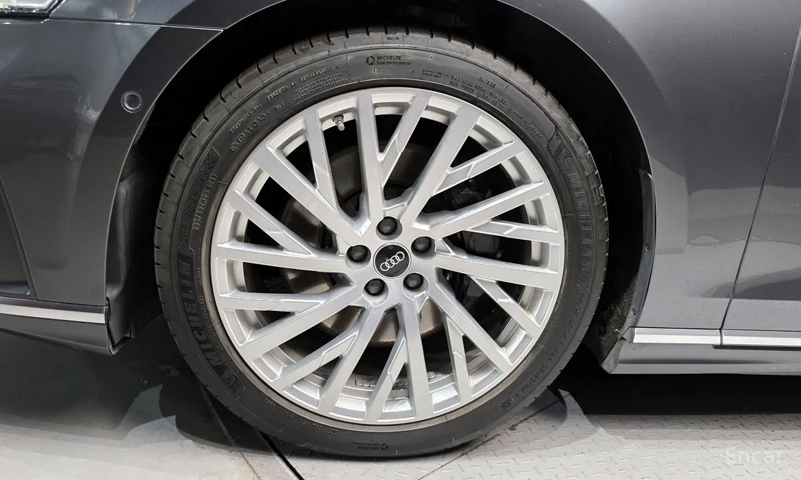 Audi A8 2018 55 TFSI Quattro LWB