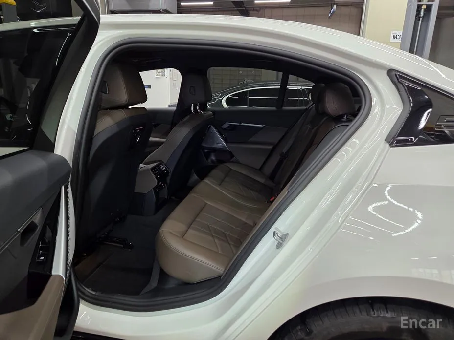 BMW 5 Series 2023 520i M Sport