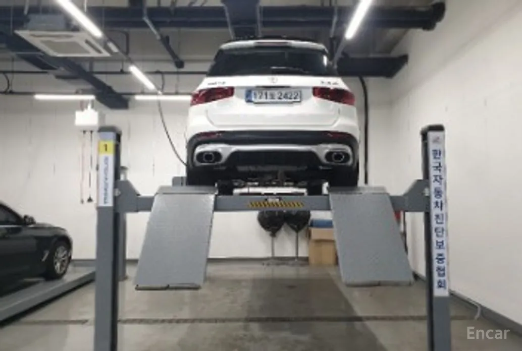 Mercedes-Benz GLB-Class 2020 AMG GLB35 4MATIC