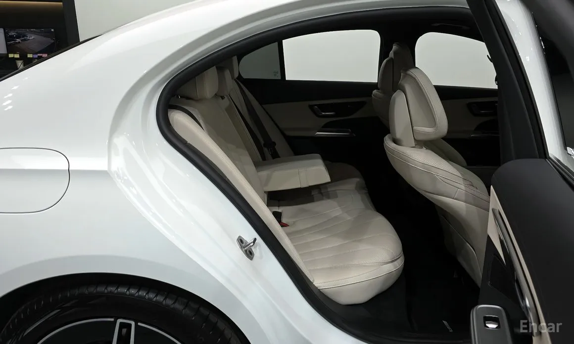 Mercedes-Benz E-Class 2024 E200 Avantgarde Limited