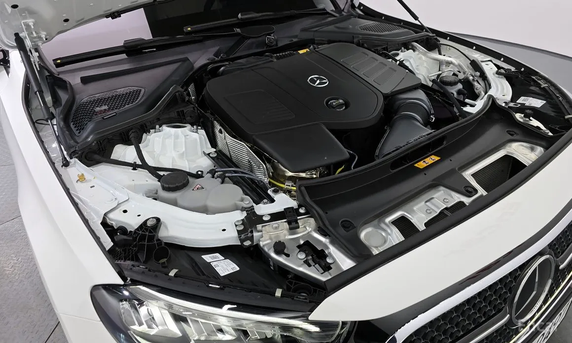 Mercedes-Benz E-Class 2024 E200 Avantgarde Limited