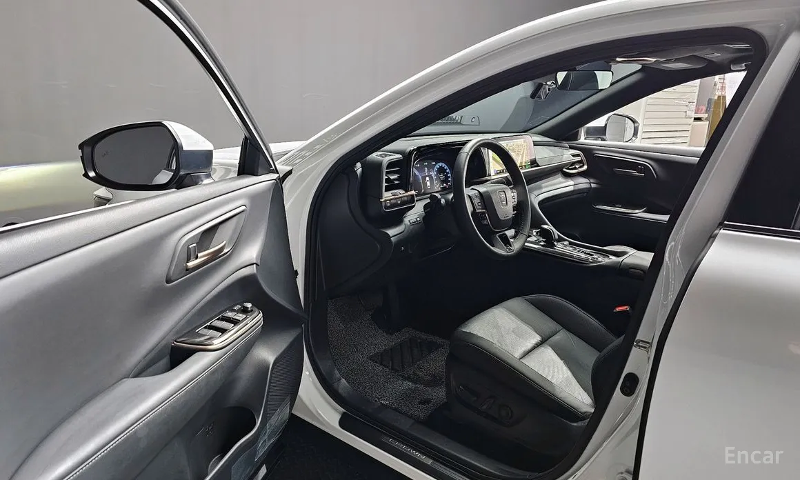 Toyota Crown 2023 2.5 4WD Hybrid