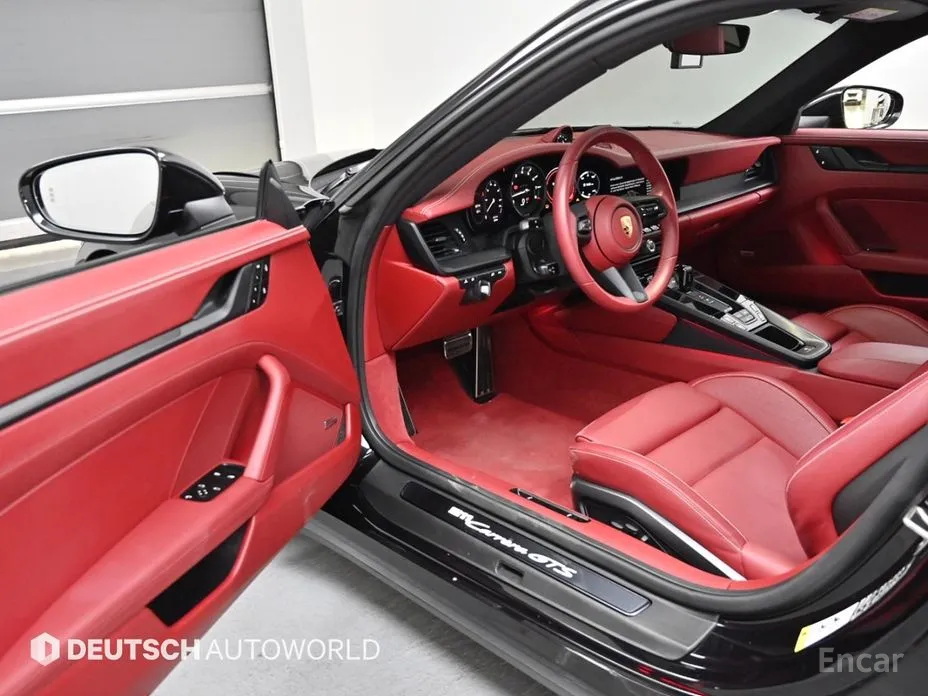 Porsche 911 2019 Carrera GTS