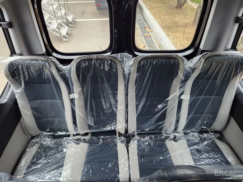 Hyundai Solati 2015 16-seater