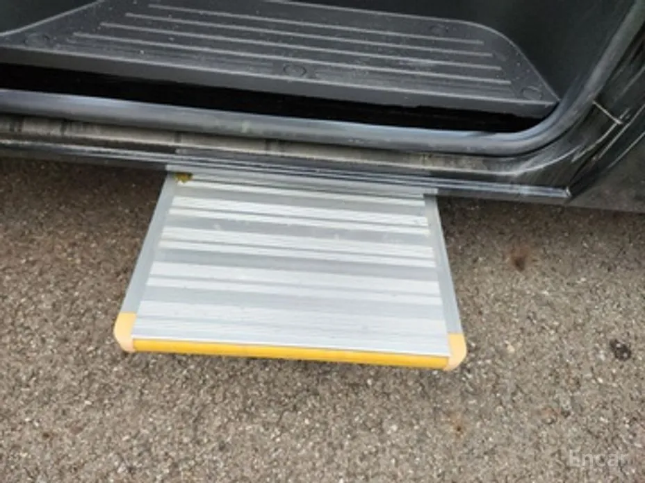 Hyundai Solati 2015 16-seater