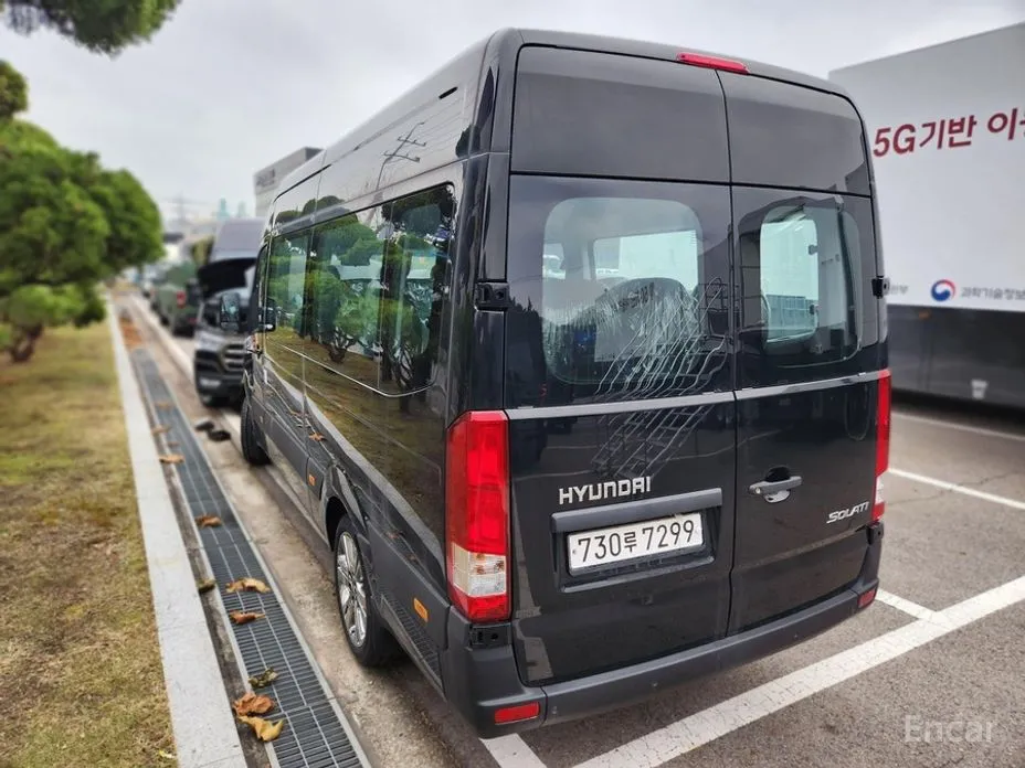 Hyundai Solati 2015 16-seater