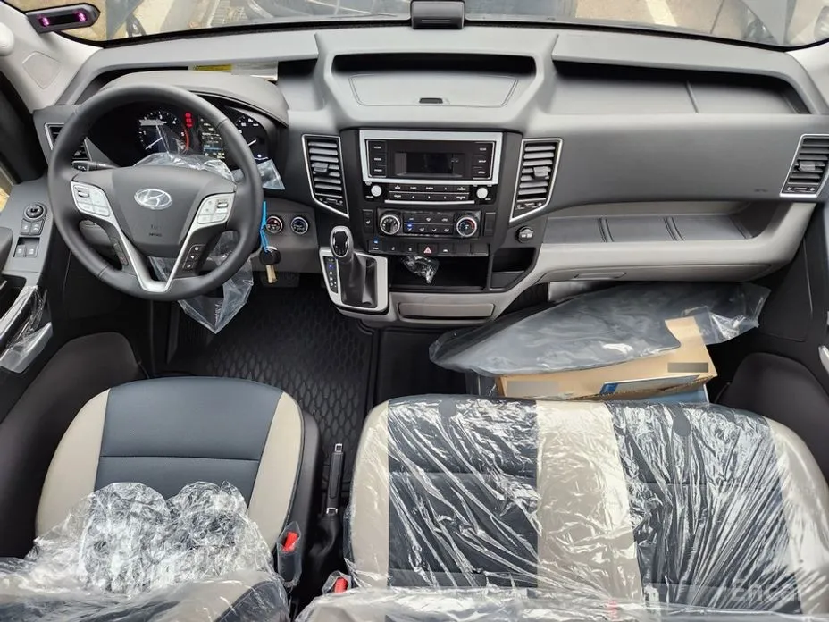 Hyundai Solati 2015 16-seater