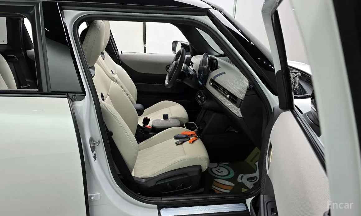 Mini Cooper 2024 5 Door Favoured