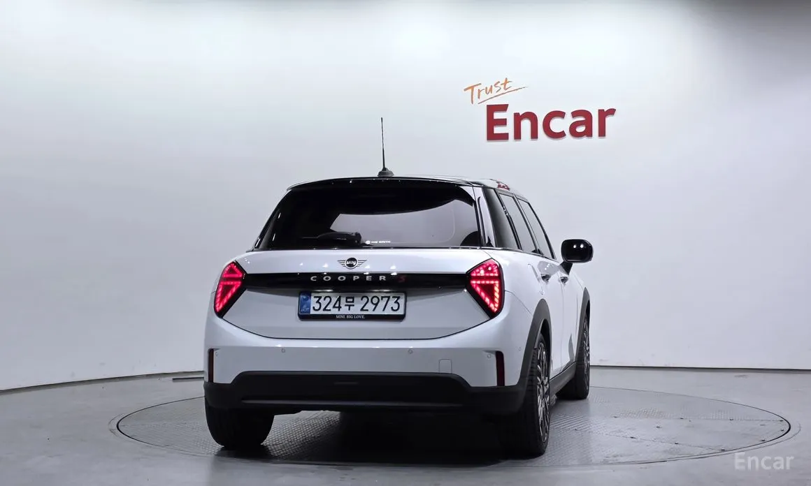 Mini Cooper 2024 5 Door Favoured