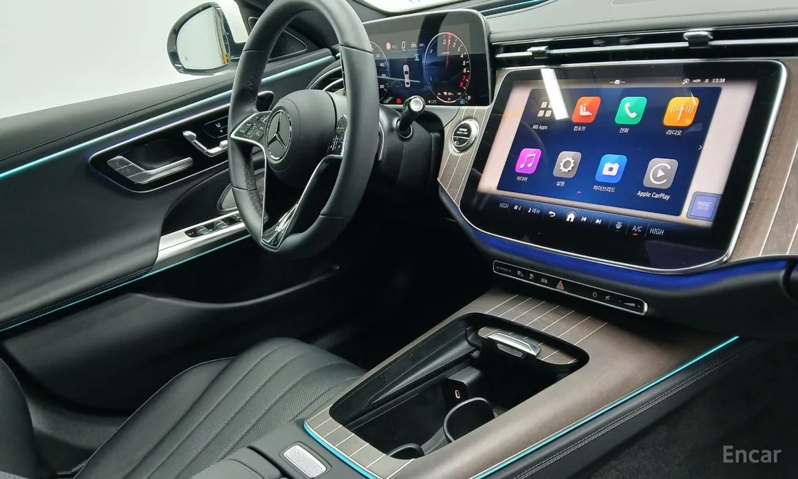 Mercedes-Benz E-Class 2024 E350e 4MATIC