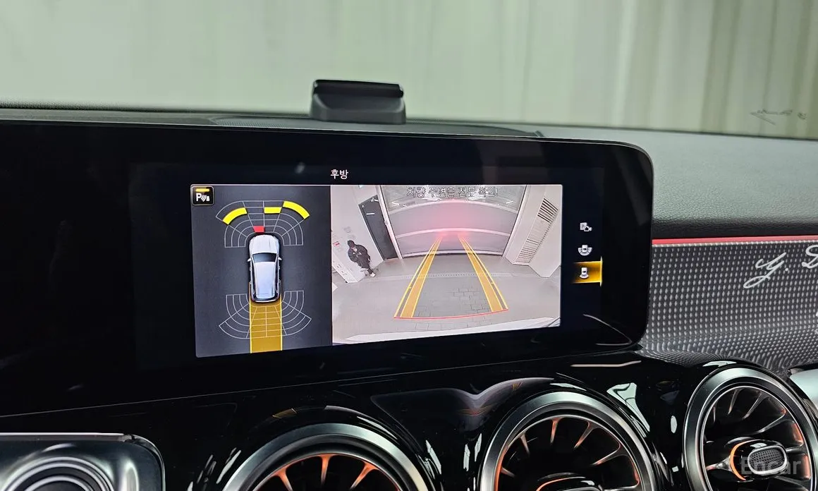 Mercedes-Benz GLB-Class 2020 GLB200 d