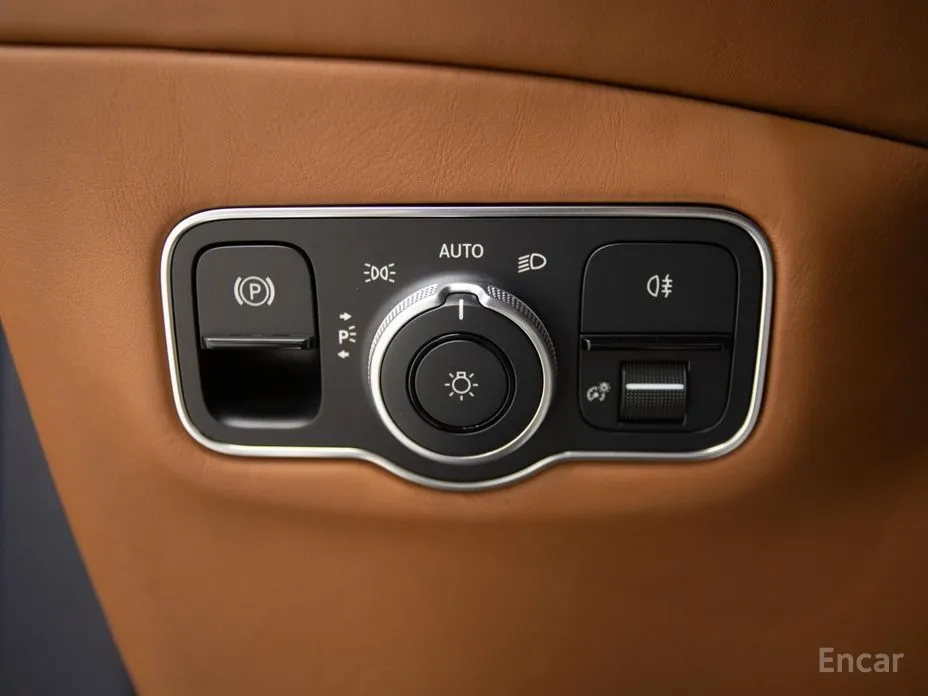 Aston Martin DBX 2020 4.0 V8