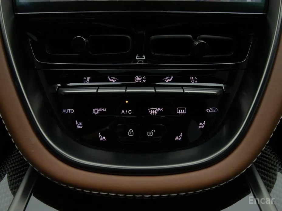 Aston Martin DBX 2020 4.0 V8