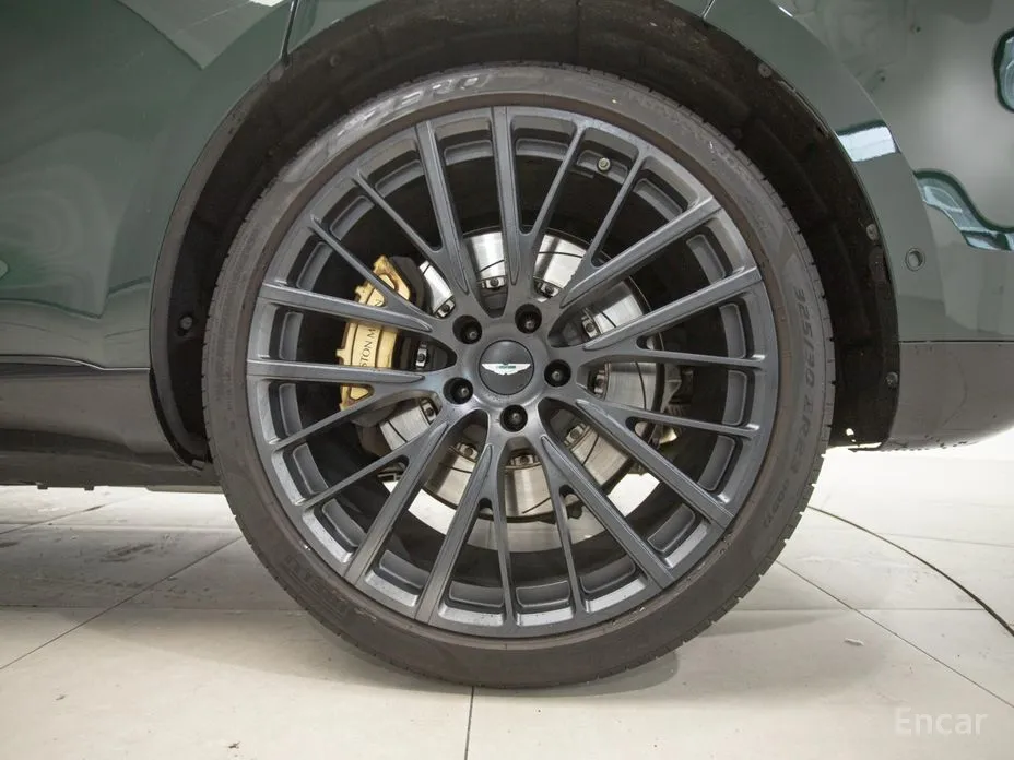 Aston Martin DBX 2020 4.0 V8