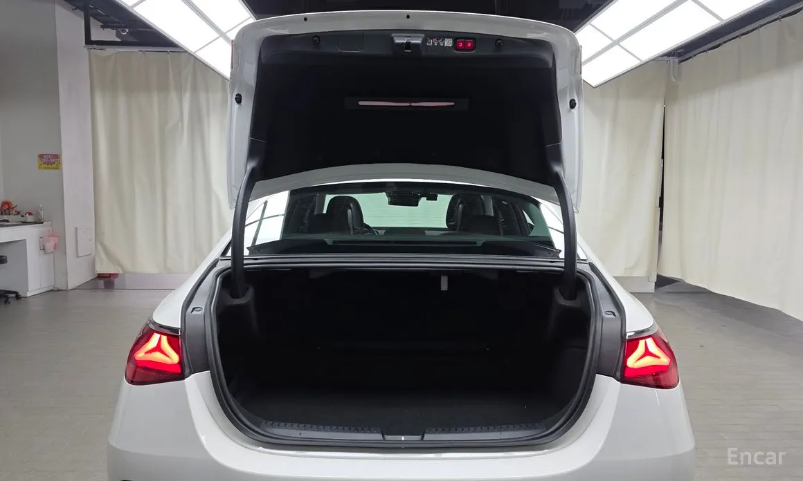 Mercedes-Benz E-Class 2024 E220d 4MATIC Exclusive