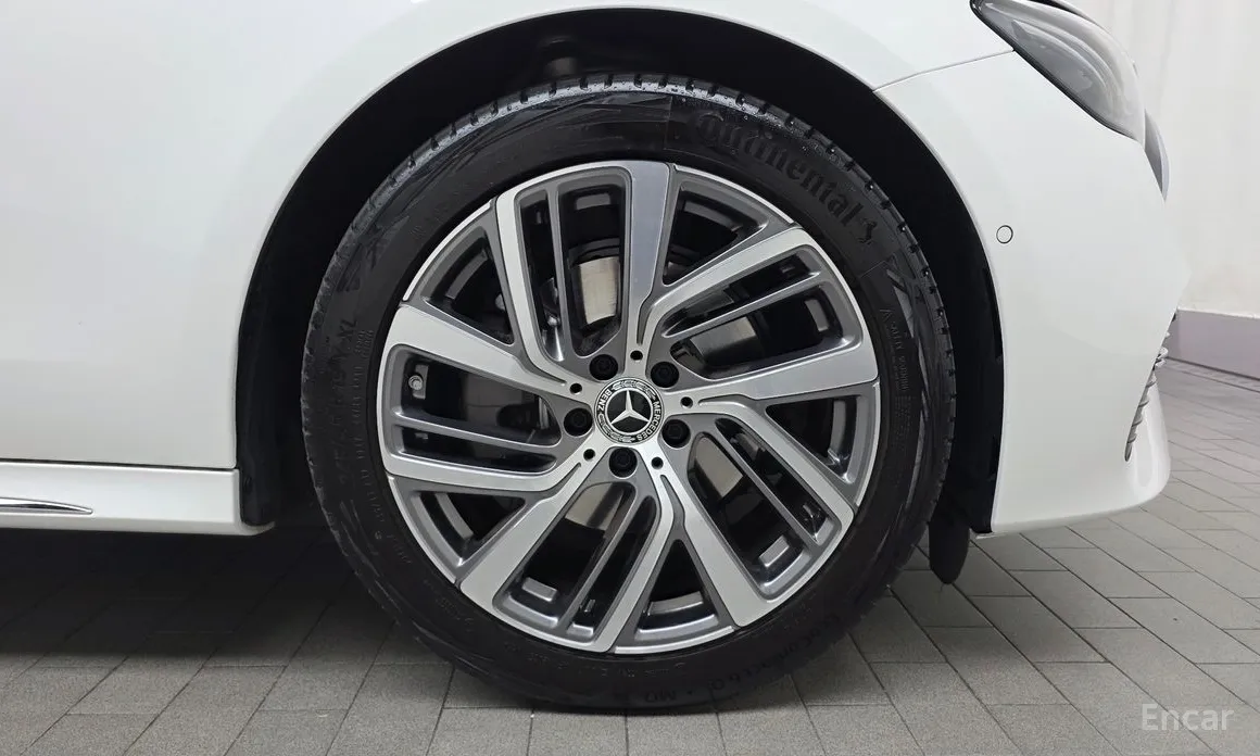 Mercedes-Benz E-Class 2024 E220d 4MATIC Exclusive