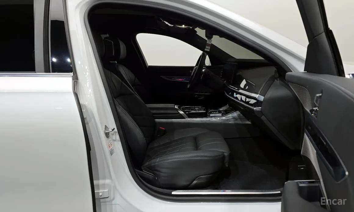 BMW 7 Series 2022 740d xDrive M Sport