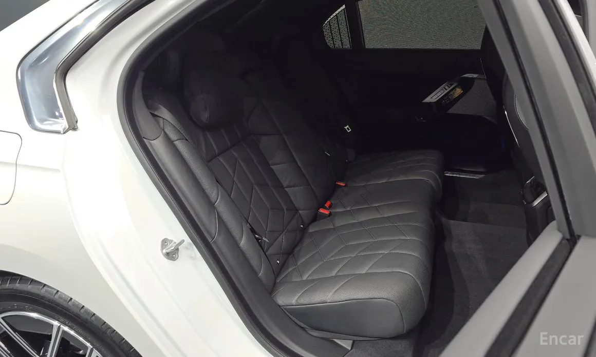 BMW 7 Series 2022 740d xDrive M Sport