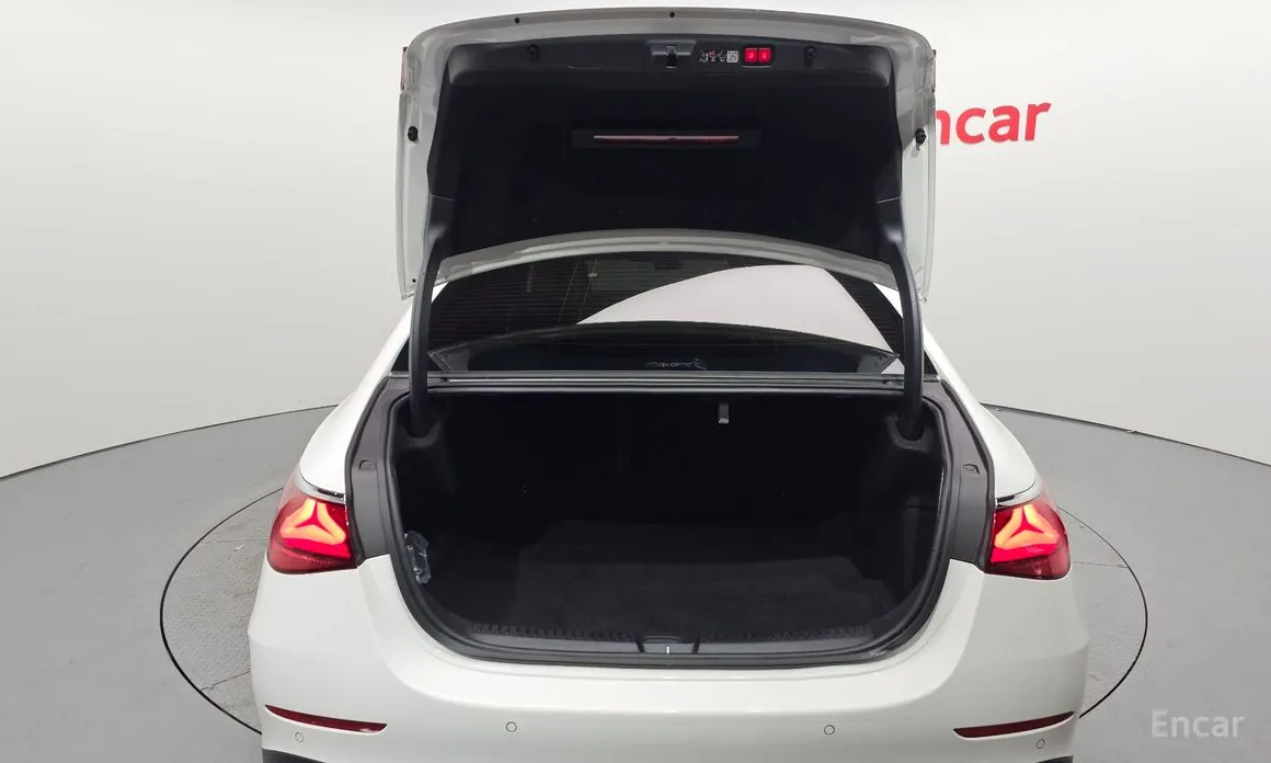 Mercedes-Benz E-Class 2024 E300 4MATIC AMG Line