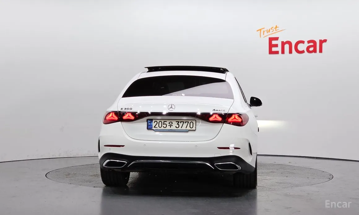 Mercedes-Benz E-Class 2024 E300 4MATIC AMG Line