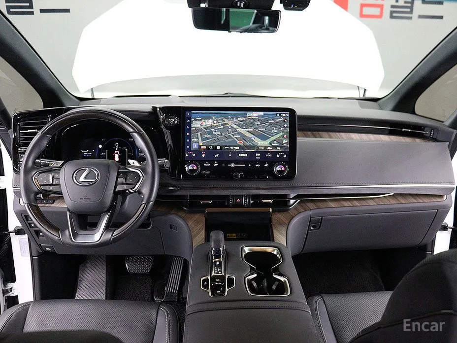 Lexus LM 2024 500h Executive