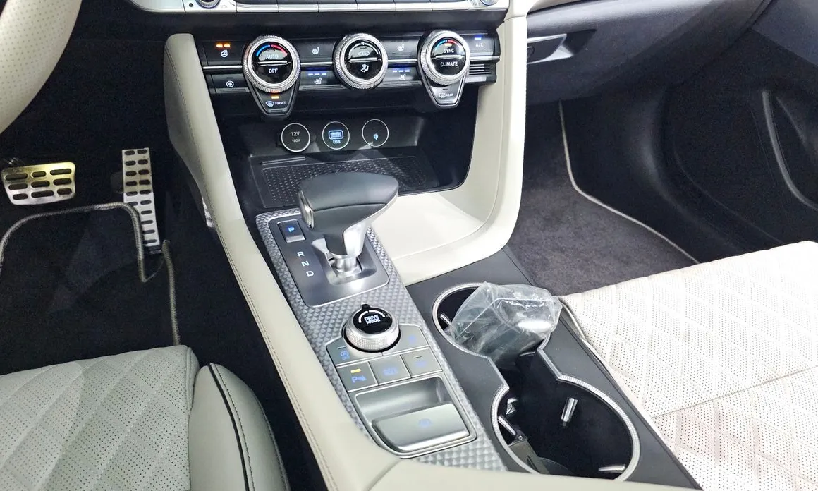 Genesis G70 2022 Gasoline 2.0T 4WD