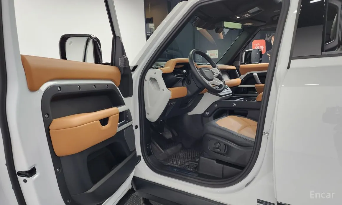 Land Rover Defender 2020 110 P300 X-Dynamic SE