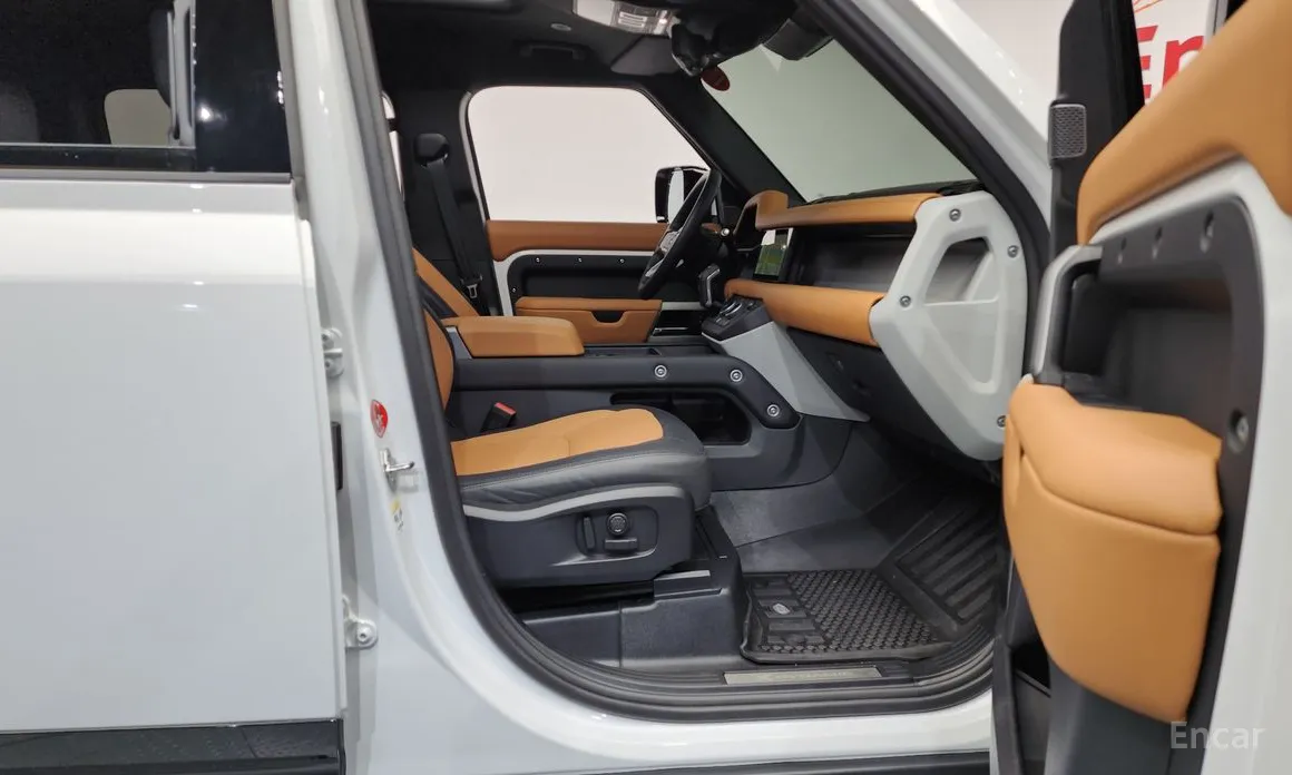 Land Rover Defender 2020 110 P300 X-Dynamic SE