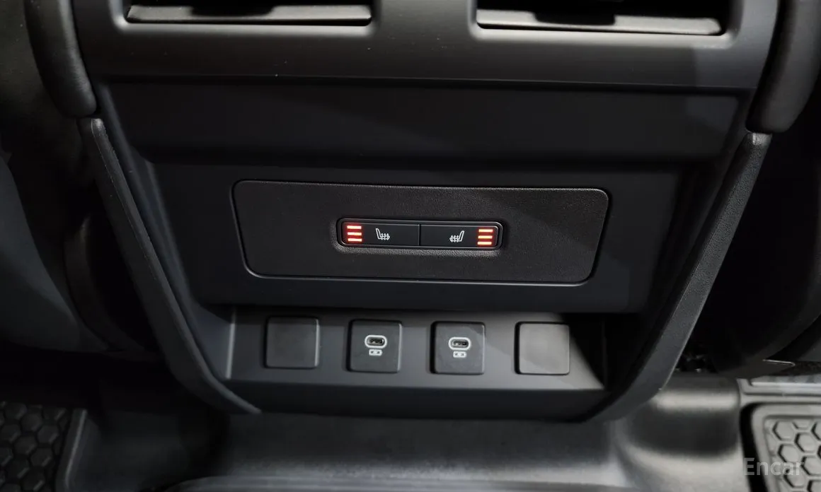 Land Rover Defender 2020 110 P300 X-Dynamic SE