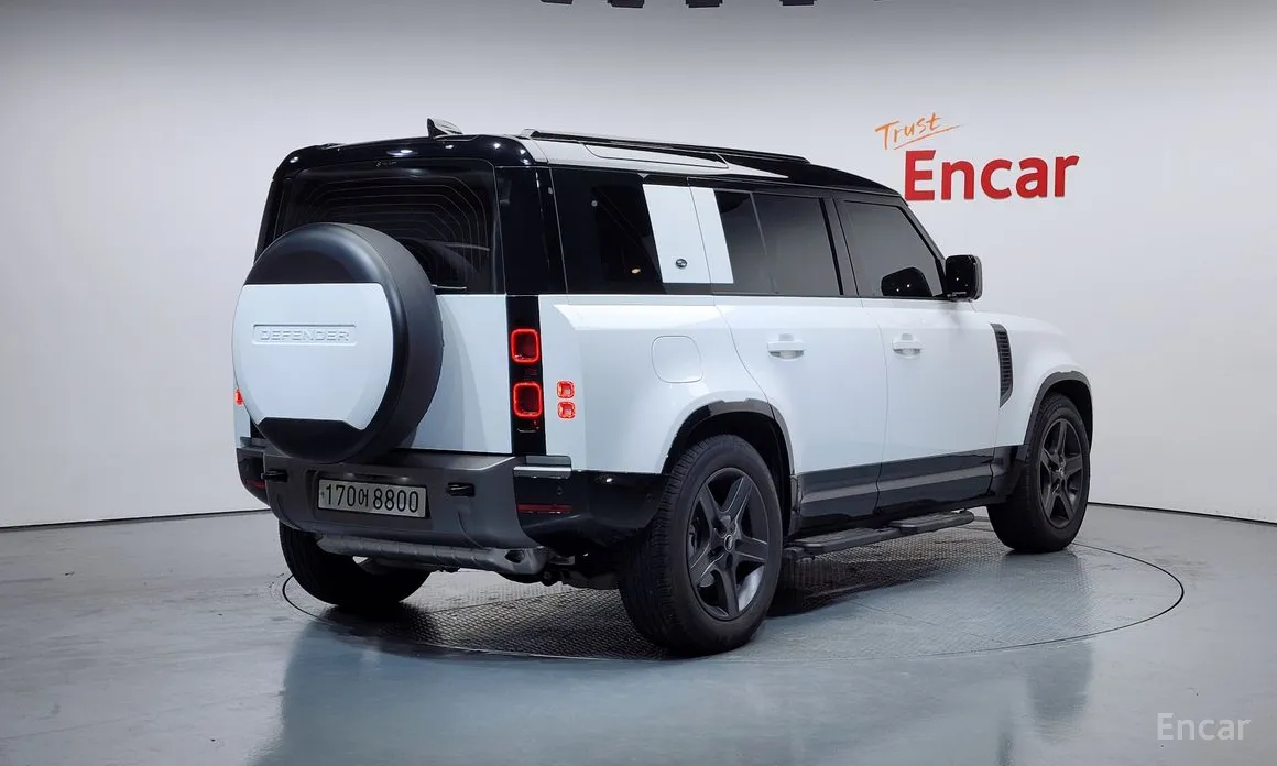 Land Rover Defender 2020 110 P300 X-Dynamic SE