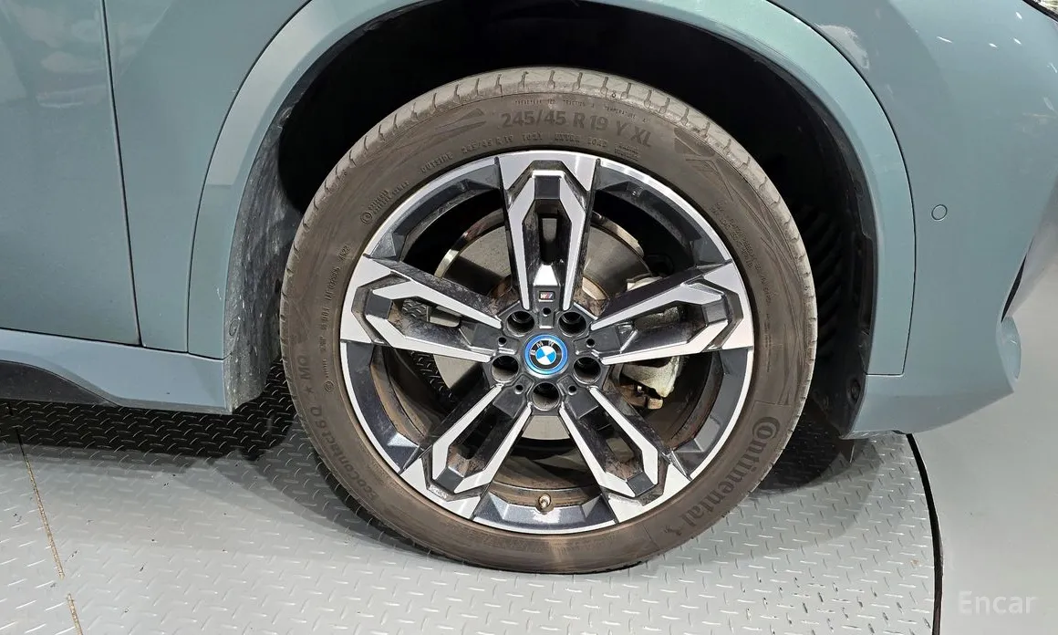 BMW iX1 2023 xDrive 30 M Sport