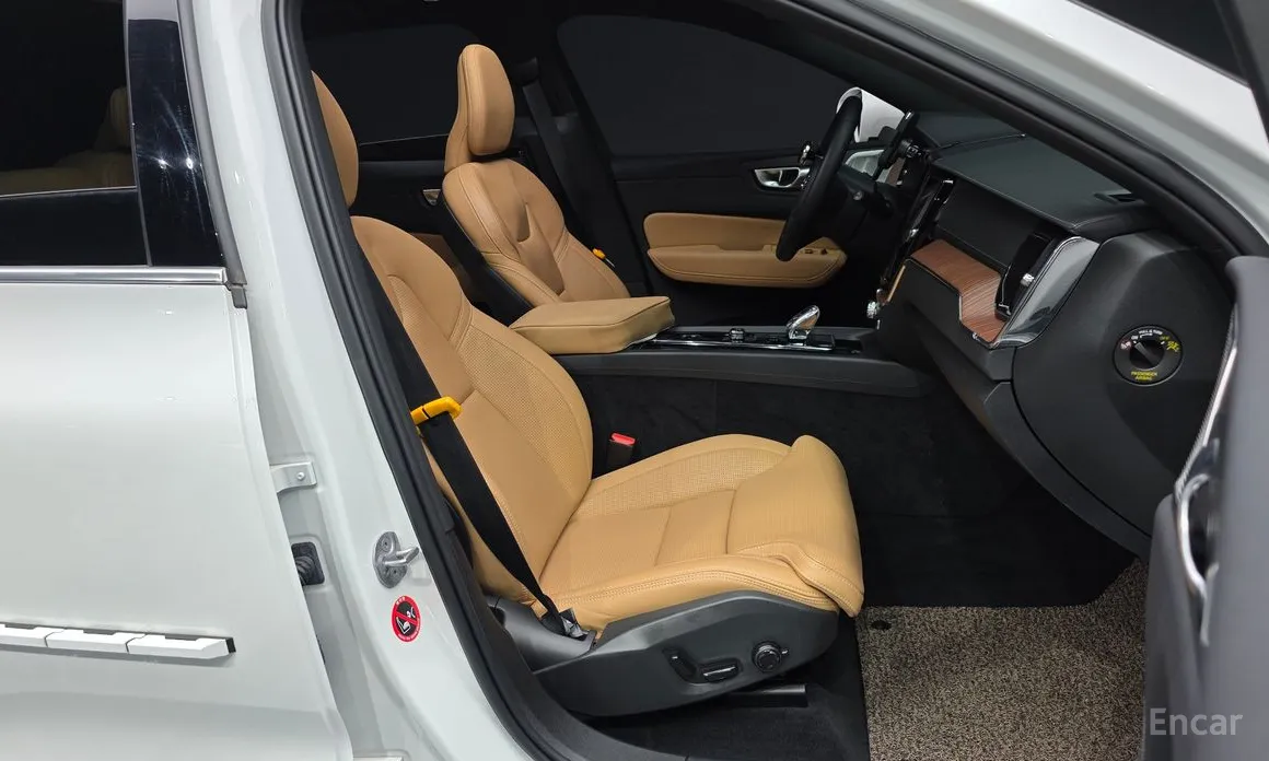 Volvo XC60 2017 B6 Ultimate Bright