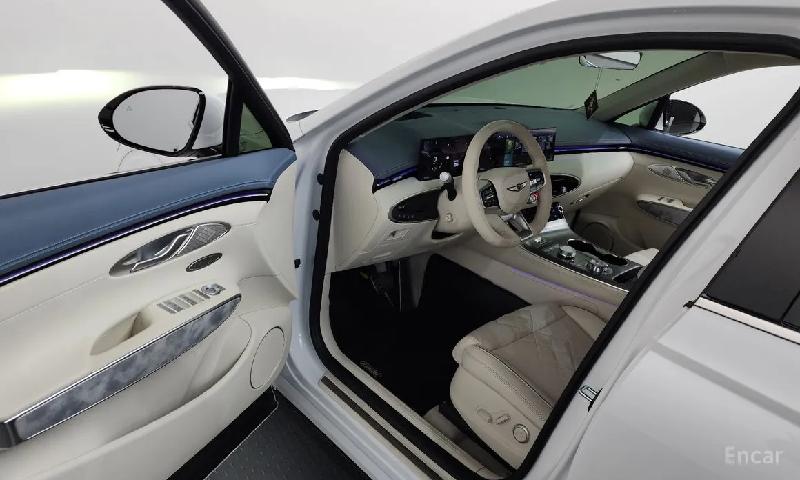 Genesis GV70 2022 e-AWD