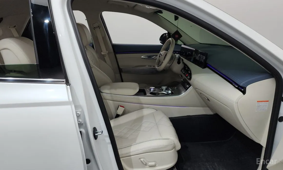 Genesis GV70 2022 e-AWD