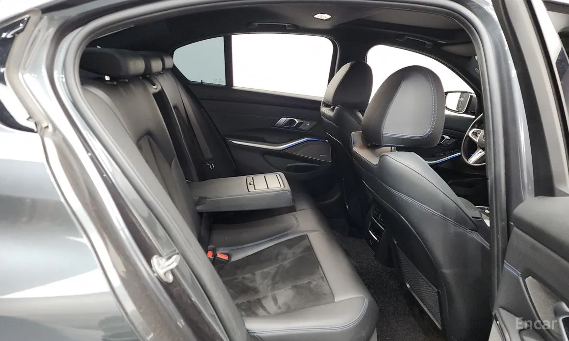 BMW 3 Series 2019 320i M Sport