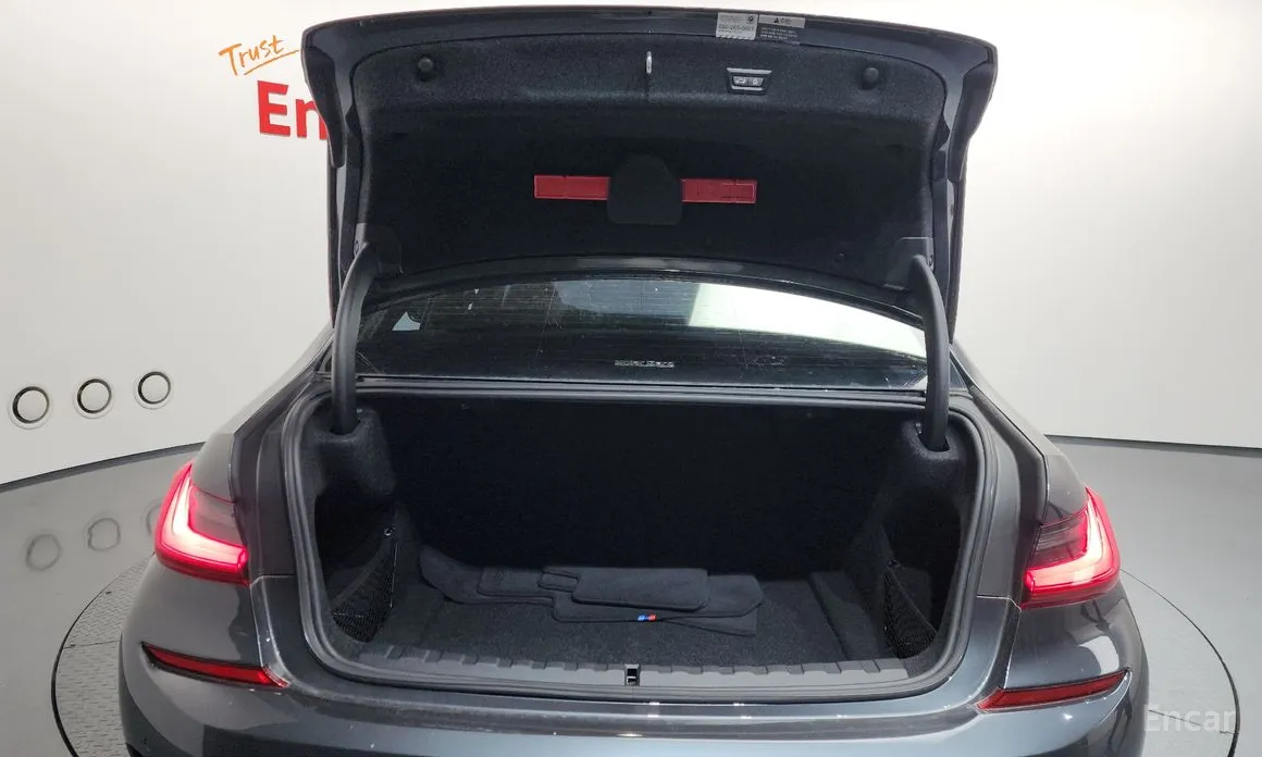 BMW 3 Series 2019 320i M Sport