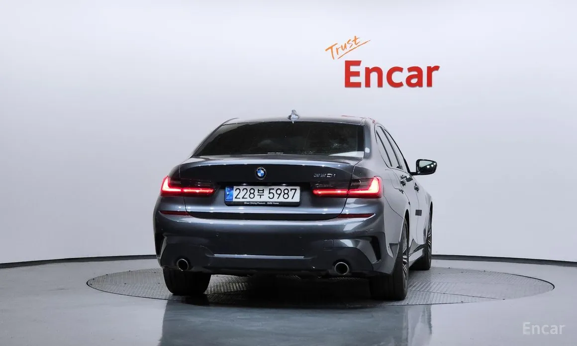 BMW 3 Series 2019 320i M Sport